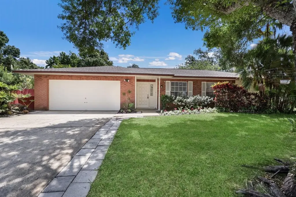2207 41st Street Court W Bradenton FL 34205