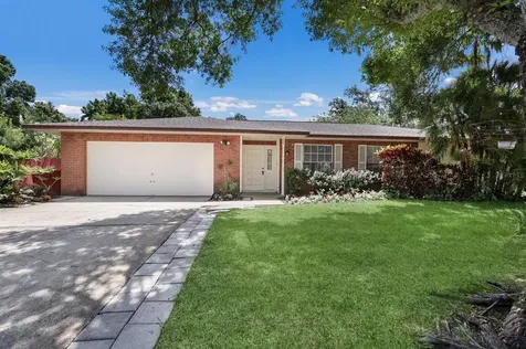 2207 41st Street Court W Bradenton FL 34205