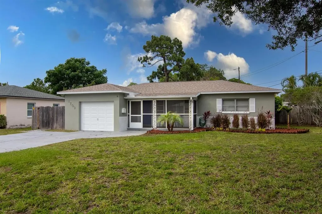 1709 Bradshaw Lane N St Petersburg FL 33710