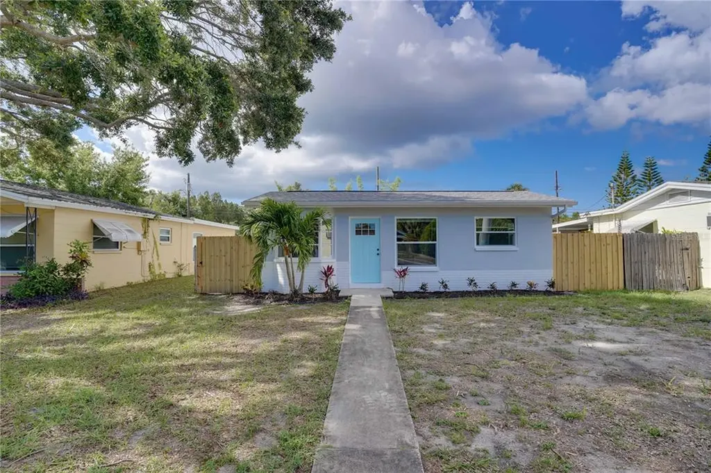 679 71st Avenue N St Petersburg FL 33702