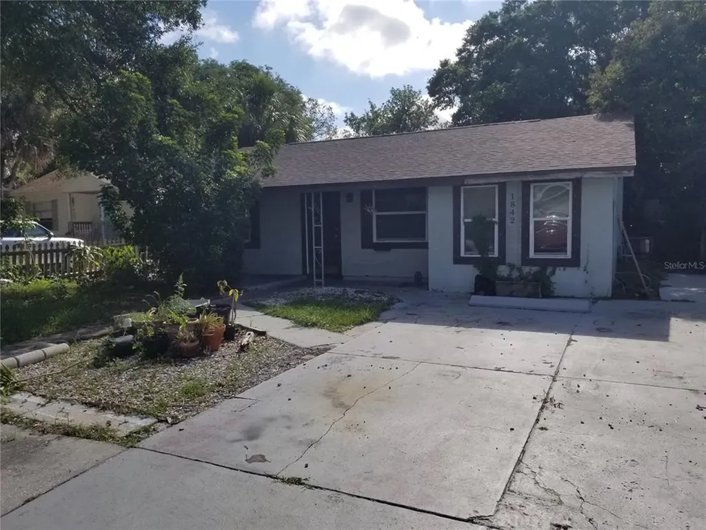 1842 Quincy Street S St Petersburg FL 33711