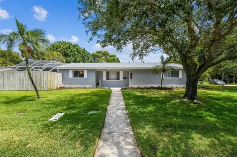 2135 Montana Avenue NE St Petersburg FL 33703