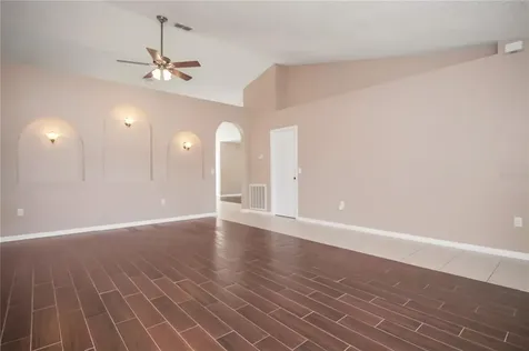 2255 Whitehorse Street Deltona FL 32738