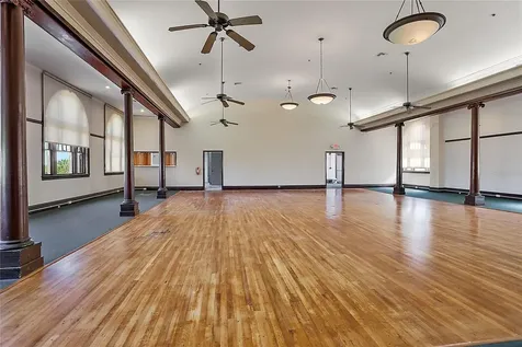 410 W Main Street Leesburg FL 34748