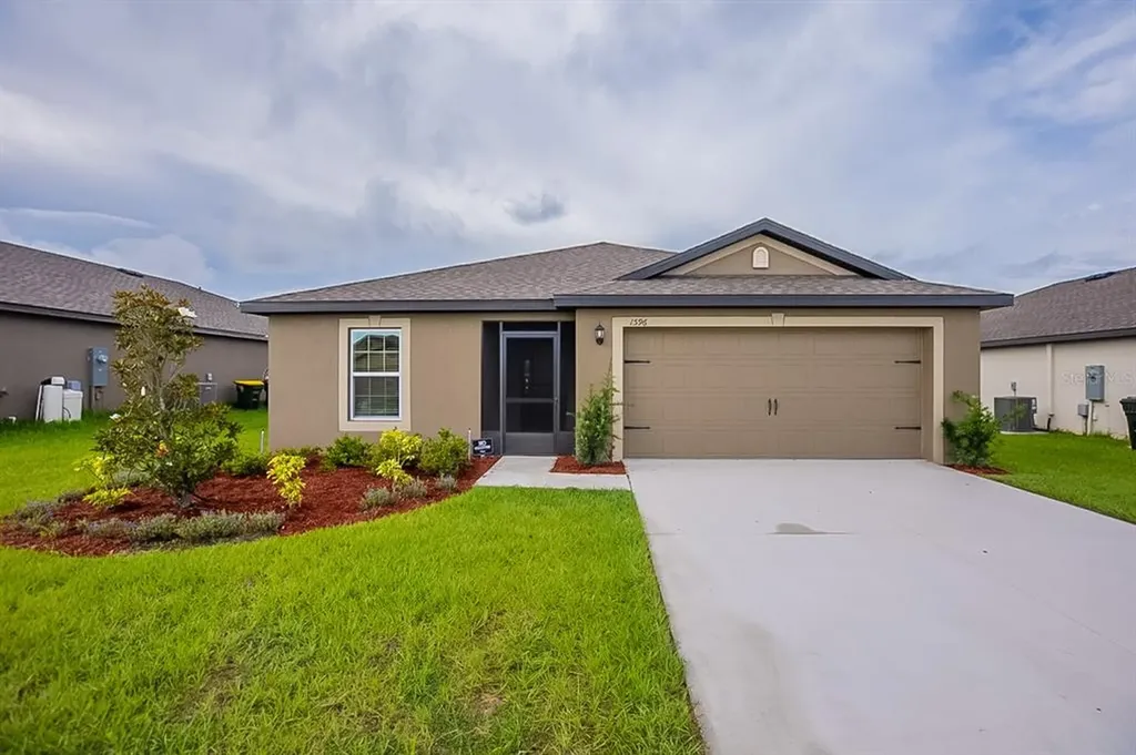 1596 Swan Lake Circle Dundee FL 33838