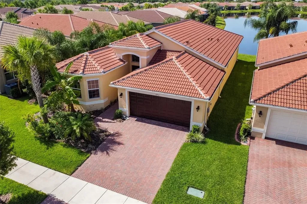 4951 Grand Banks Drive Wimauma FL 33598
