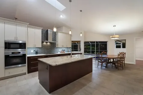 6804 Erica Lane Sarasota FL 34241