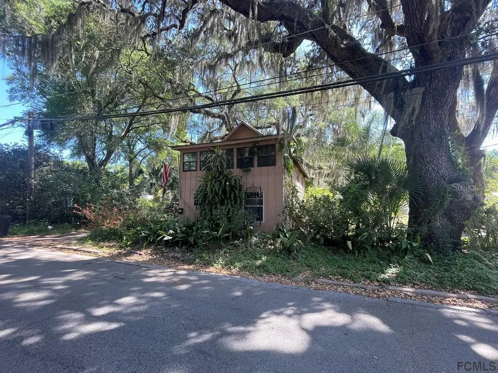 510 Oakwood Street Crescent City FL 32112