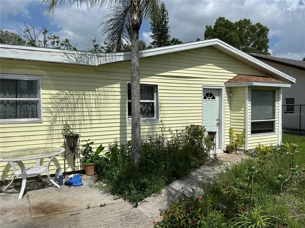 2227 Carver Avenue Fort Myers FL 33916