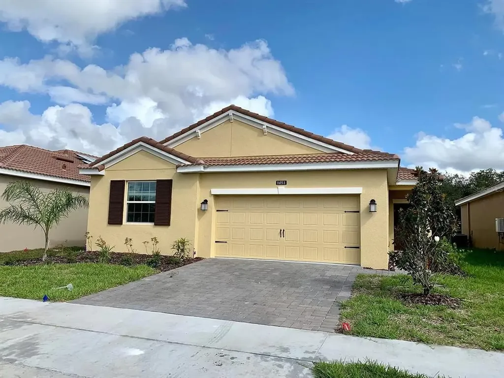 1051 Oak Bluff Drive Davenport FL 33837