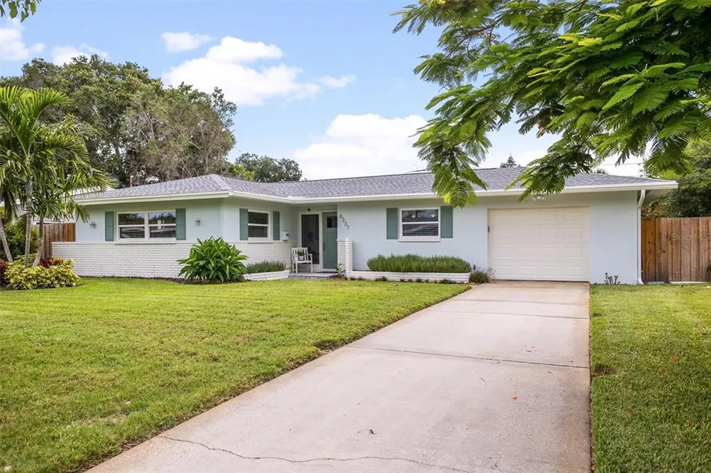6337 29th Street S St Petersburg FL 33712