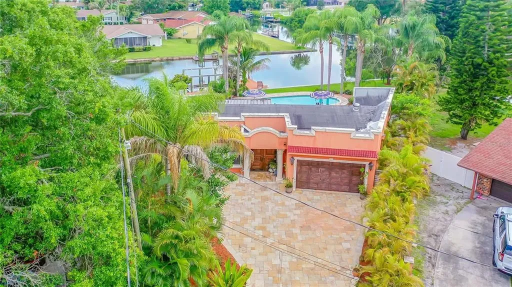 8716 Driftwood Drive Tampa FL 33615