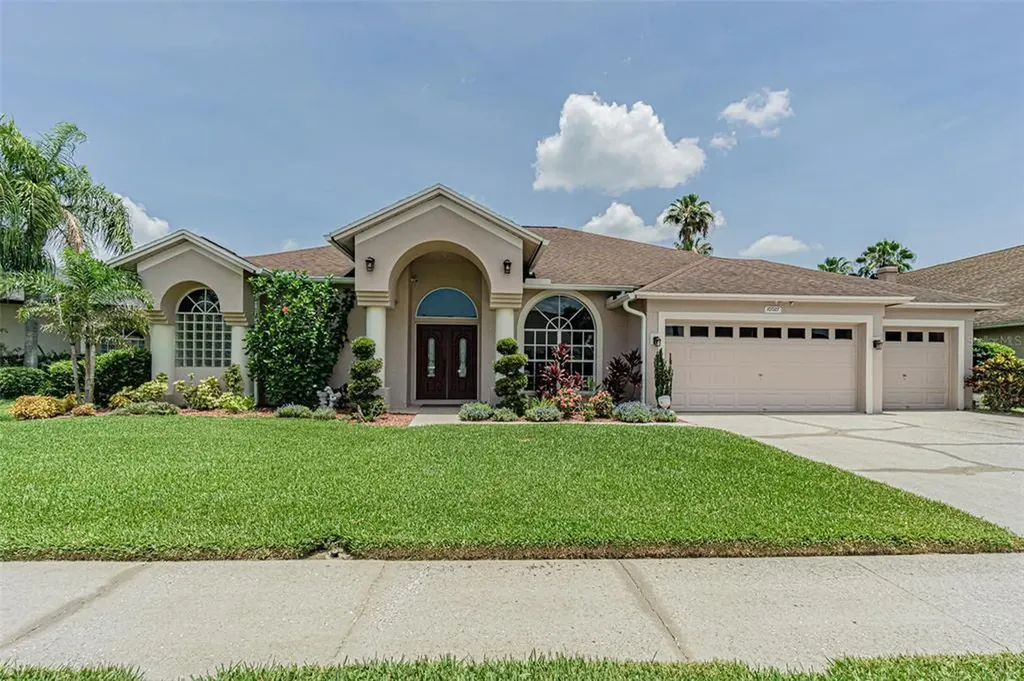 10027 Cypress Shadow Avenue Tampa FL 33647