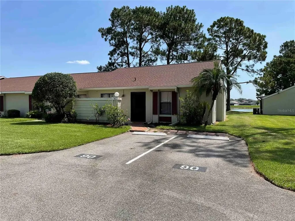 90 Pine Island Circle Kissimmee FL 34743
