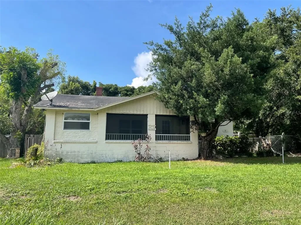 1214 Seminole Avenue Leesburg FL 34748