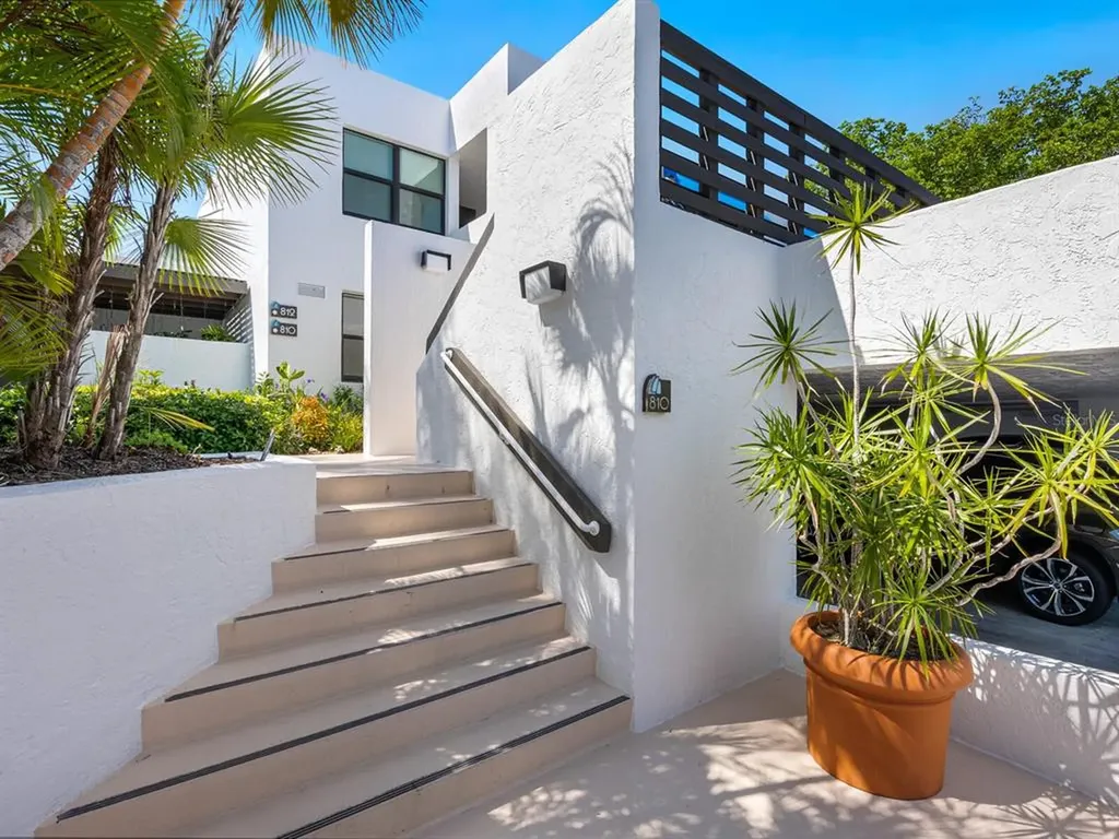 811 Bayport Way Longboat Key FL 34228