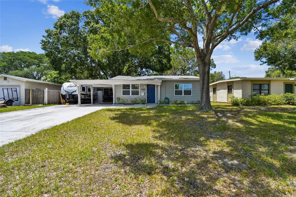 1142 60th Avenue N St Petersburg FL 33703
