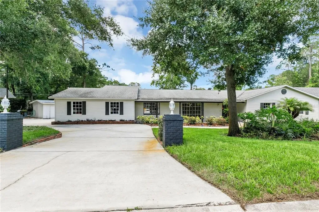 8124 Via Hermosa Street Sanford FL 32771
