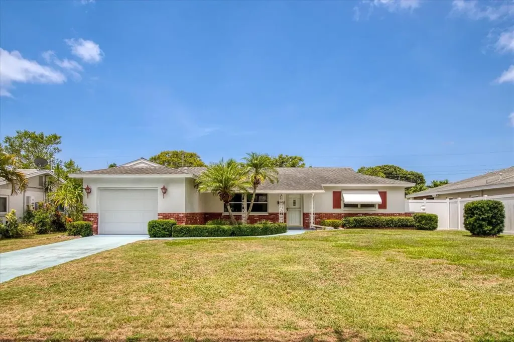 2724 52nd Street N St Petersburg FL 33710