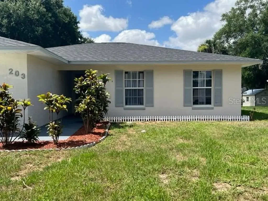 203 E Palm Street Davenport FL 33837