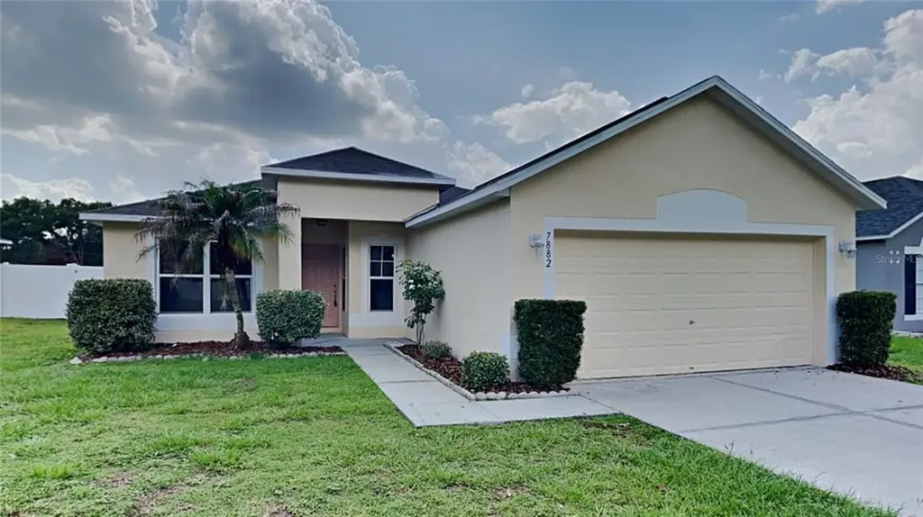 7882 Country Chase Avenue Lakeland FL 33810