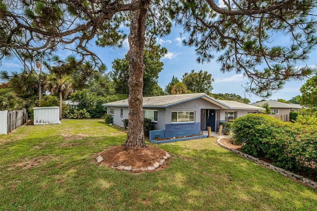 6416 17th Place N St Petersburg FL 33710