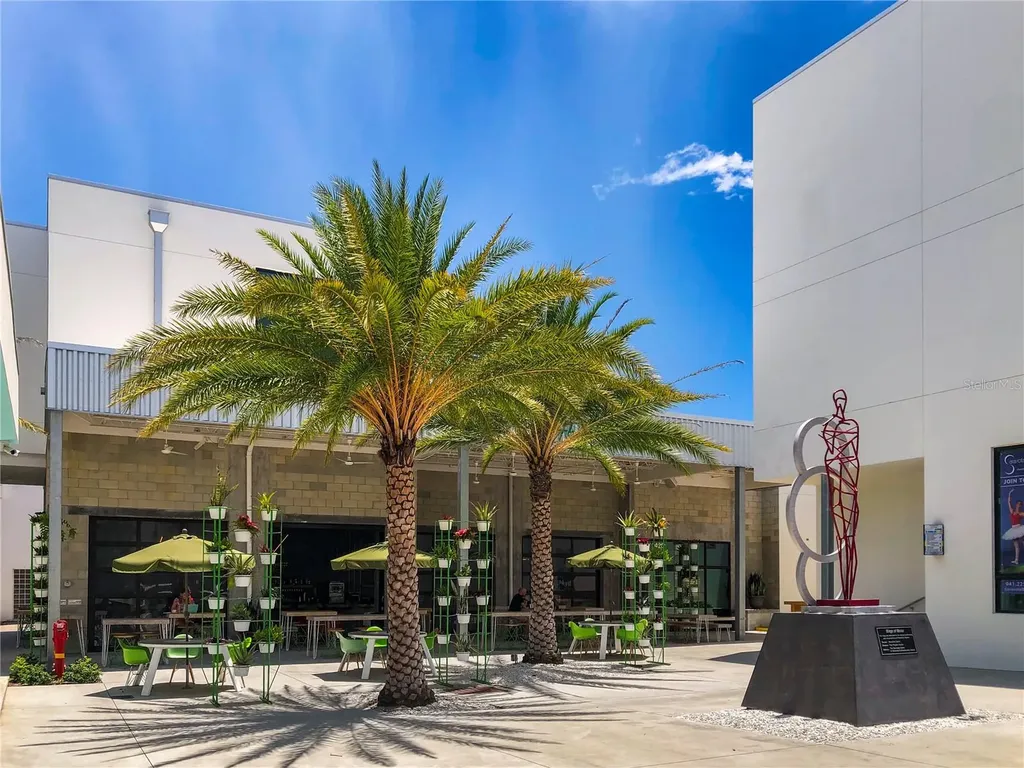 430 Kumquat Court Sarasota FL 34236