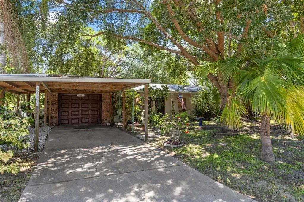 2427 Foster Lane Sarasota FL 34239