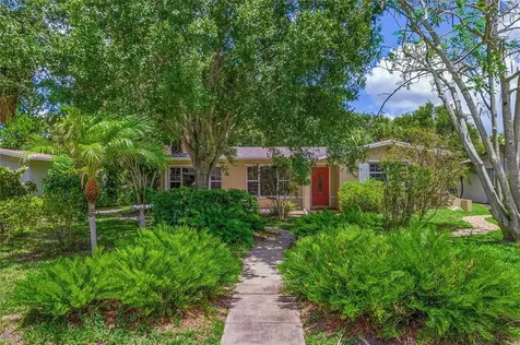735 38th Avenue NE St Petersburg FL 33704