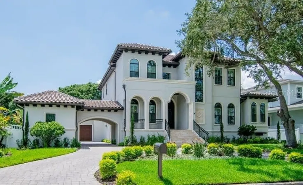 5022 W Homer Avenue Tampa FL 33629