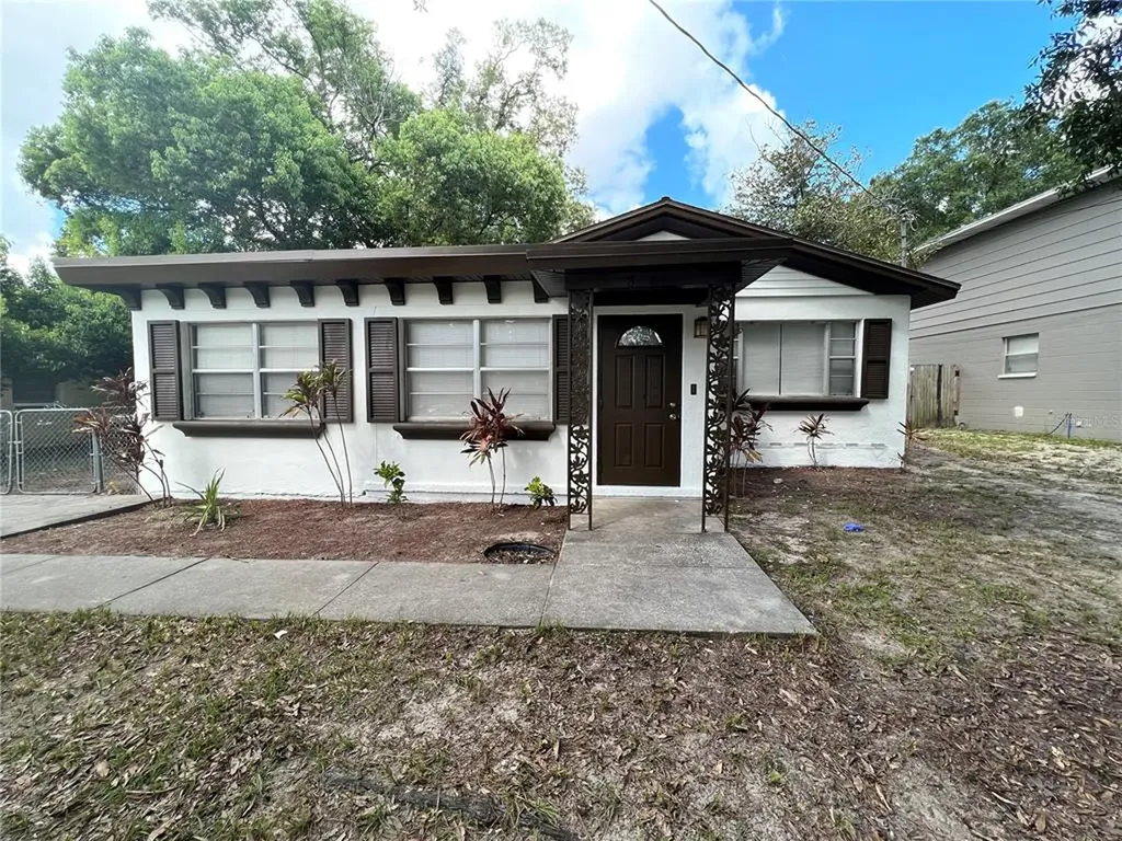 8307 N Orangeview Avenue Tampa FL 33617