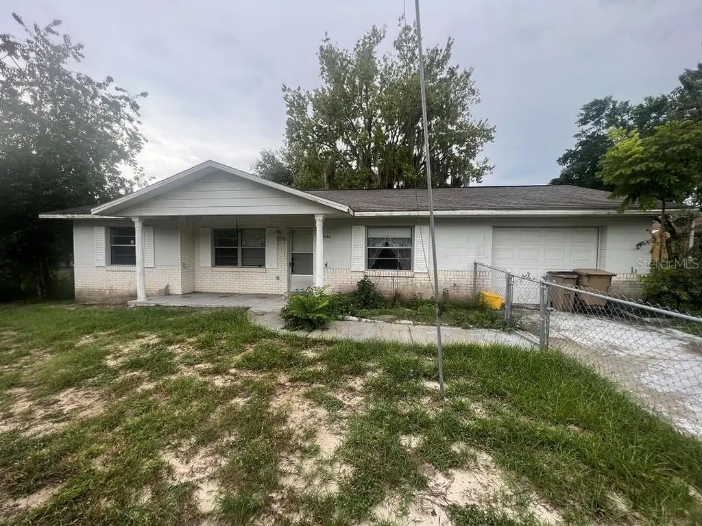 11744 Fairmont Avenue Leesburg FL 34788