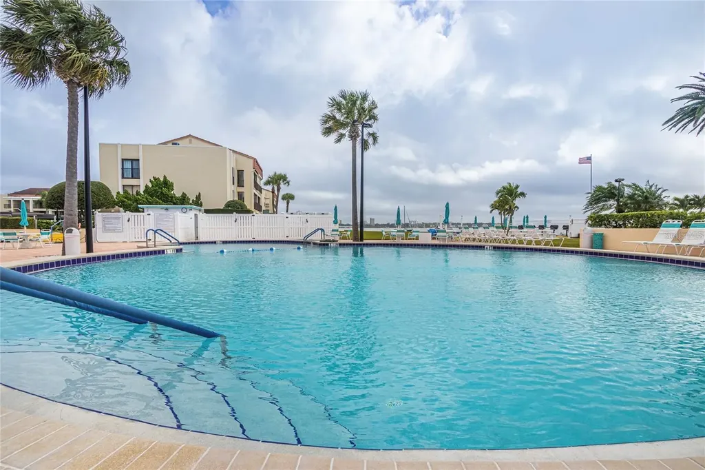 868 Bayway Boulevard Clearwater FL 33767