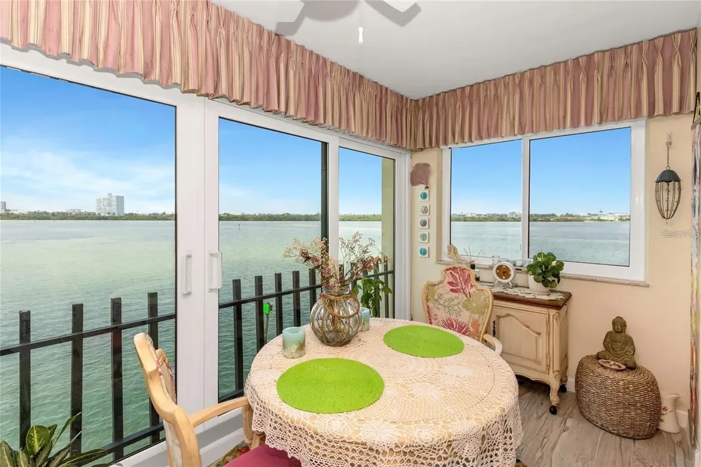 868 Bayway Boulevard Clearwater FL 33767