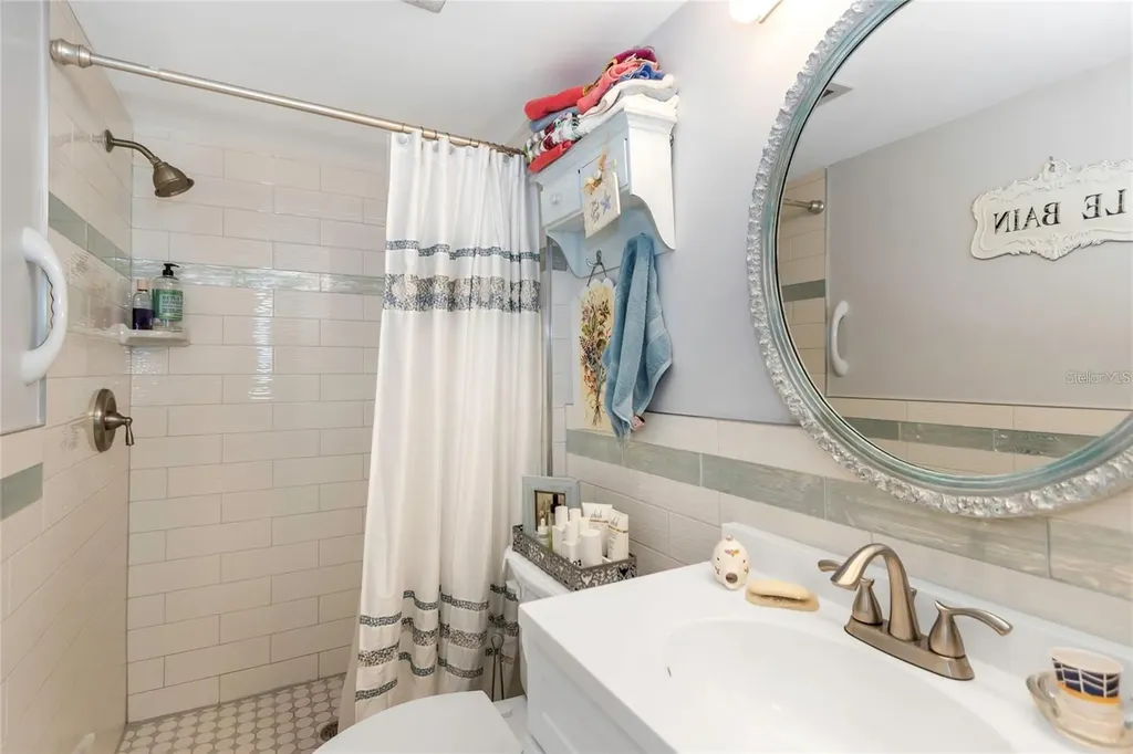 868 Bayway Boulevard Clearwater FL 33767
