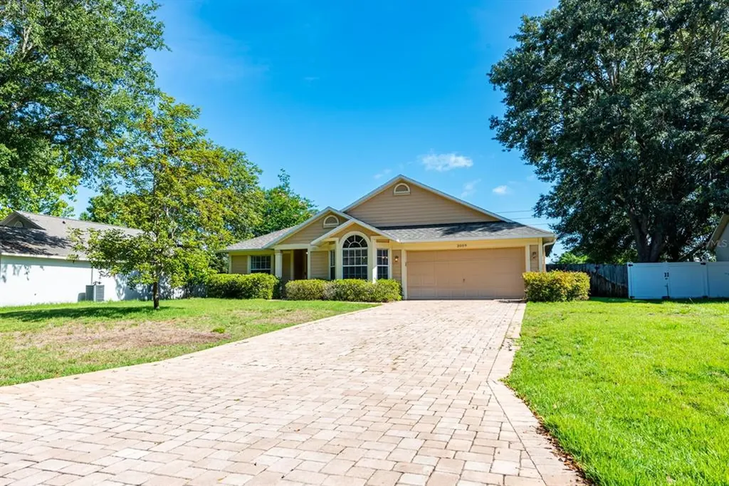 3009 E Beaumont Lane Eustis FL 32726