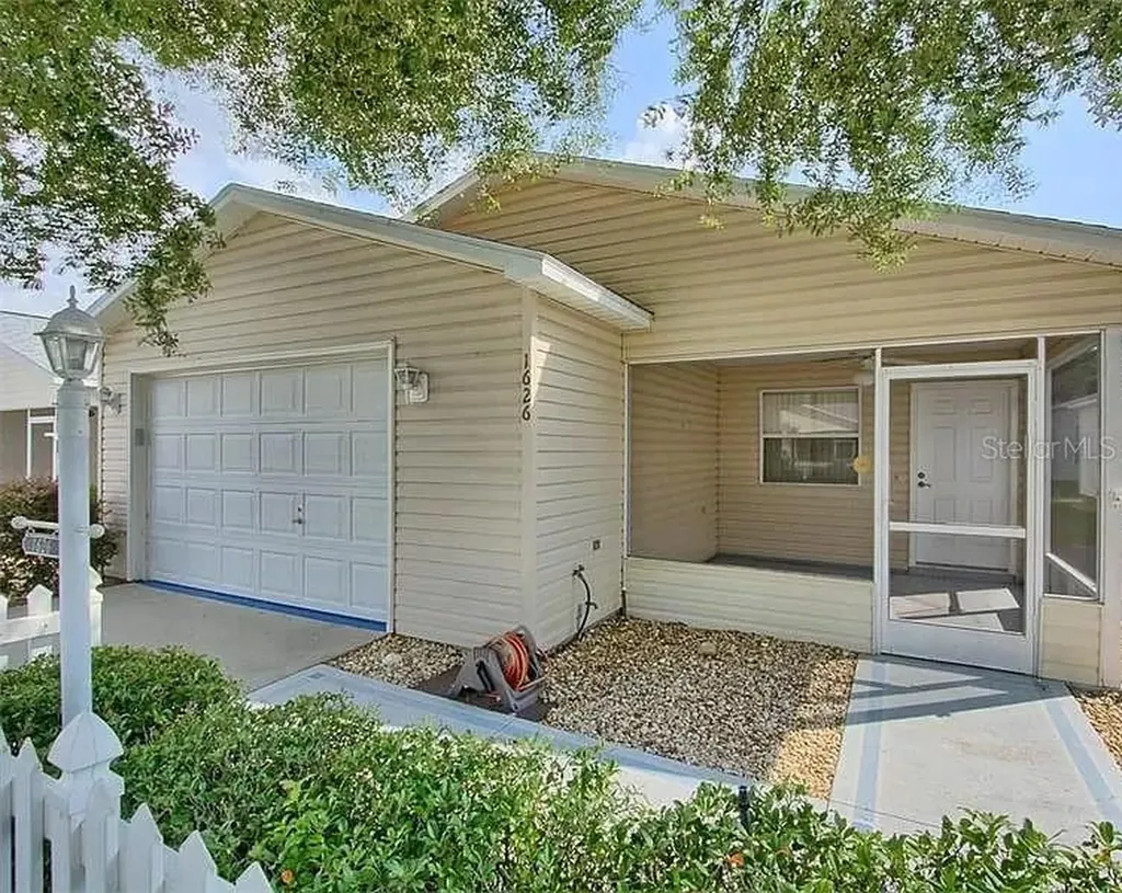 1626 Navidad Street The Villages FL 32162