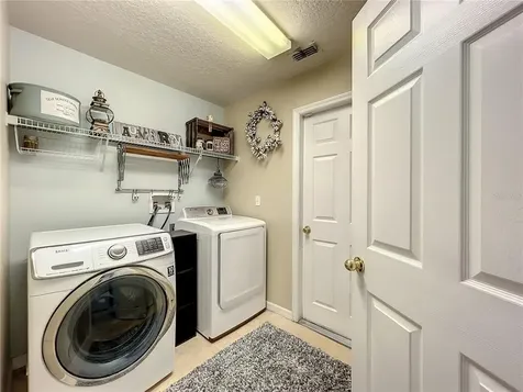 176 Dakota Avenue Groveland FL 34736