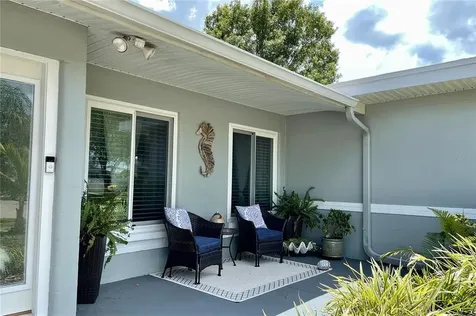 5872 31st Avenue N St Petersburg FL 33710