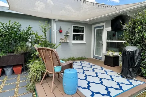 5872 31st Avenue N St Petersburg FL 33710
