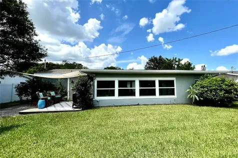 5872 31st Avenue N St Petersburg FL 33710