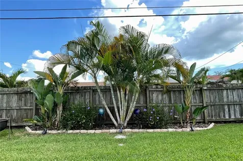 5872 31st Avenue N St Petersburg FL 33710