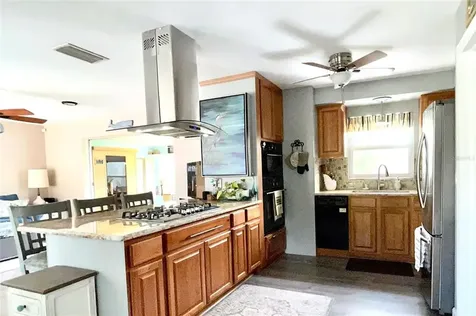 5872 31st Avenue N St Petersburg FL 33710