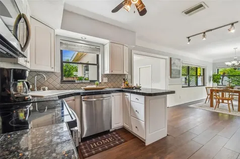 5390 26th Avenue N St Petersburg FL 33710