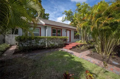 1136 22nd Avenue N St Petersburg FL 33704