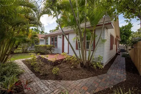 1136 22nd Avenue N St Petersburg FL 33704