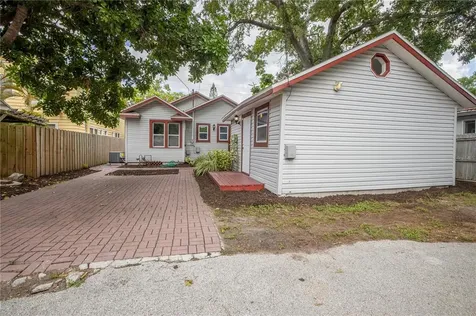 1136 22nd Avenue N St Petersburg FL 33704