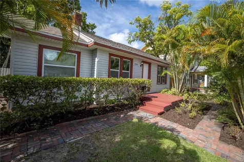 1136 22nd Avenue N St Petersburg FL 33704