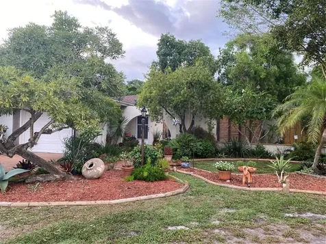 817 Wee Burn Street Sarasota FL 34243