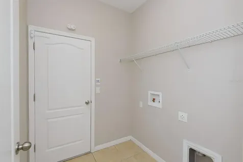 8008 Alamosa Wood Avenue Ruskin FL 33573